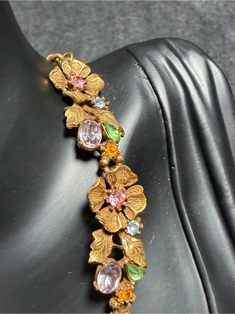 Vintage Lisner Floral Rhinestone Crystal Gold Tone Flower Necklace Signed
